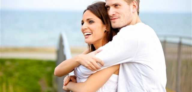 دراسة أمريكية: المتزوجون أكثر سعادة من العزاب
