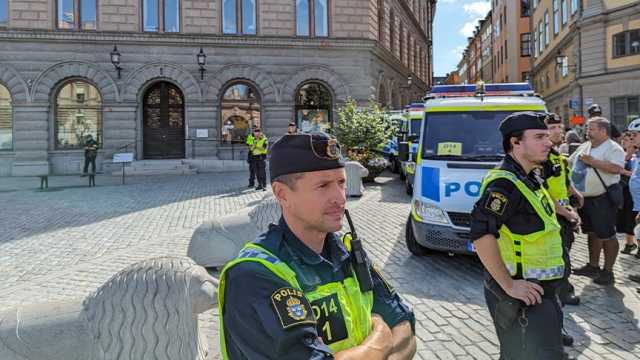 السويد تدرس إعادة النظر بقوانين تسمح بحرق المصحف