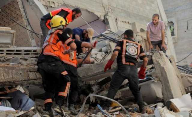 الدفاع المدني بغزة: نواجه صعوبة بانتشال الشهداء من تحت الأنقاض بسبب القصف الإسرائيلي