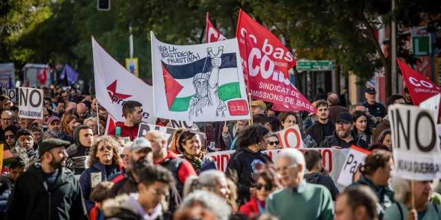 بالصور.. تظاهرات حاشدة في العاصمة الإسبانية مدريد دعما لفلسطين