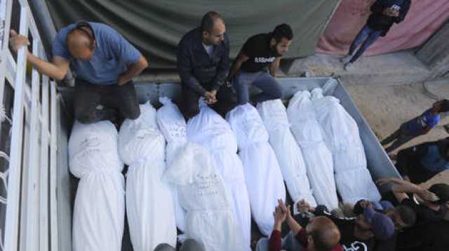 وزارة الصحة بغزة: قمنا بدفن بعض جثامين الشهداء في باحة مجمع الشفاء
