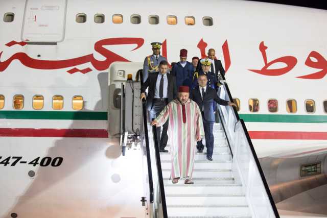 طائرة الملك محمد السادس تحط بالإمارات