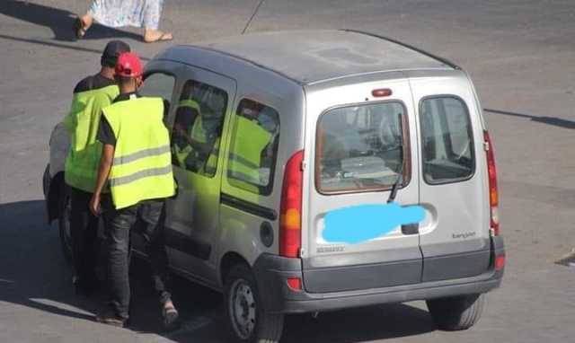 بعد طنجة.. الدارالبيضاء تجمد رخص حراسة السيارات والإعتقال ينتظر أصحاب “الجيلي الأصفر” (وثيقة)