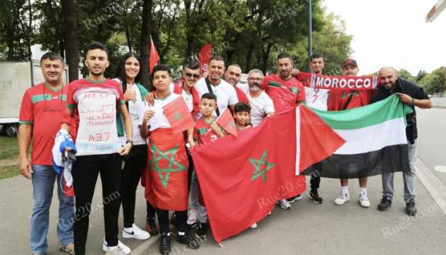 الجماهير المغربية تتوافد على ملعب لانس لدعم الأسود وقلوبها مع ضحايا الزلزال بمساعدات وتبرعات
