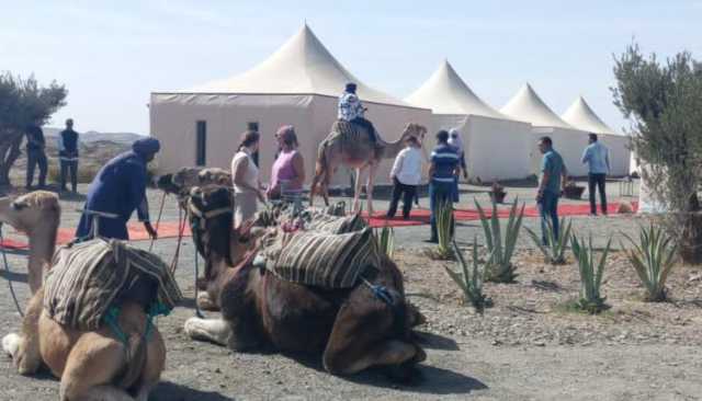 مديرة صندوق النقد الدولي تستمتع بسحر صحراء أكفاي (صور)