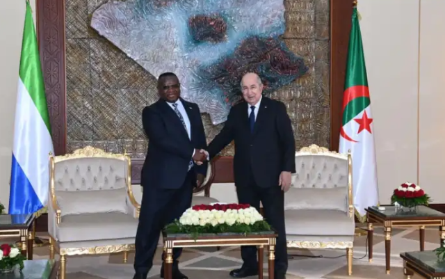 بلاده فتحت قنصلية في الداخلة.. رئيس سيراليون يخيب آمال تبون حول قضية الصحراء