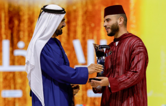 نائب رئيس الإمارات يتوج اليوتوبر المغربي “فايسبوكي حر” بجائزة صناع الأمل