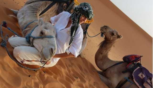 إبنة شقيقة الملك الإسباني تعجب بأجواء الصحراء المغربية