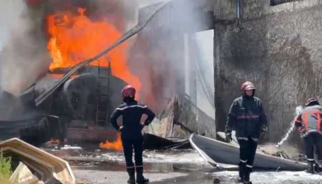 انفجار ضخم و حريق يلتهم معملاً بالمنطقة الصناعية مغوغة بطنجة (فيديو)