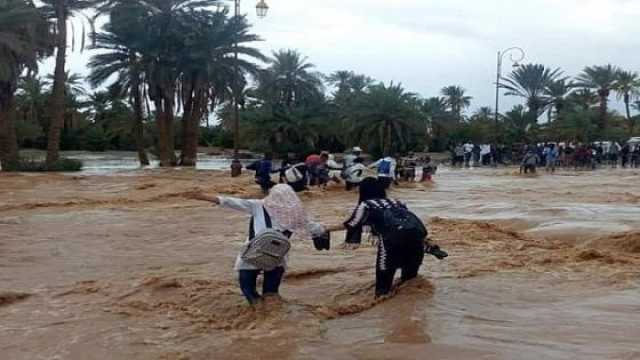 حصيلة مؤقتة.. وفاة شخصين و14 من المفقودين في انقلاب حافلة وسط فيضانات طاطا