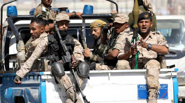 مصرع 10 جنود وإصابة 12 من القوات اليمنية في هجوم للحوثيين وسط البلاد