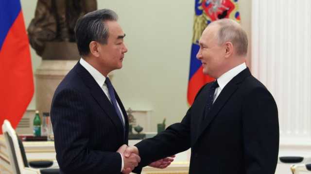 وزير الخارجية الصينى يتوجه إلى روسيا تزامنا مع انتهاء زيارة زعيم كوريا الشمالية