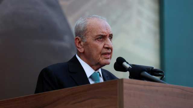 رئيس البرلمان اللبناني يقترح إجراء حوار بين ممثلي الكتل النيابية تمهيدا لانتخاب رئيس جديد للبلاد