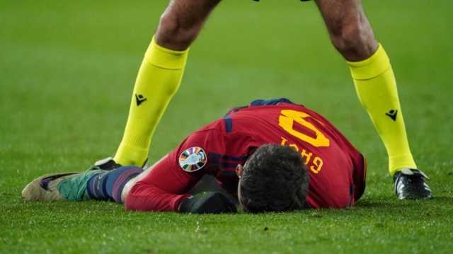 ضربة قاسية... برشلونة وإسبانيا مهددتان بالحرمان من خدمات غافي نتيجة الإصابة