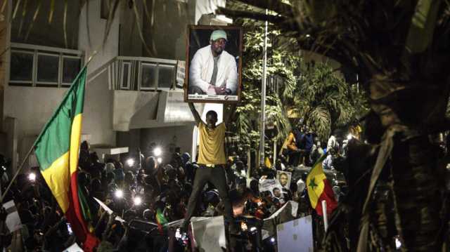 السنغال: الإفراج عن المعارضين السياسيين سونكو وفاي وسط احتفالات أنصارهما
