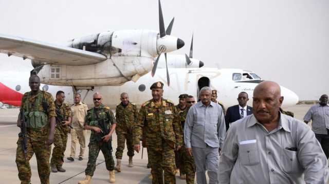 قائد الجيش السوداني يتوجه إلى مصر في أول زيارة له خارج البلاد منذ اندلاع المعارك