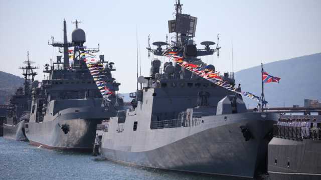 القوات الأوكرانية تعلن تدمير سفينة روسية بالبحر الأسود ومهاجمة منشأة نفطية في بيلغورود