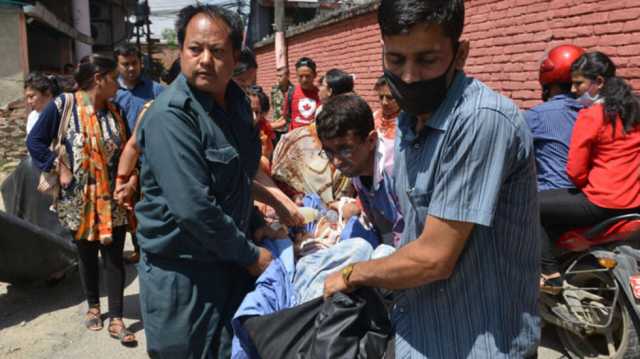 مقتل أكثر من 50 شخصا في زلزال ضرب نيبال وشعر به سكان مدن في شمال الهند