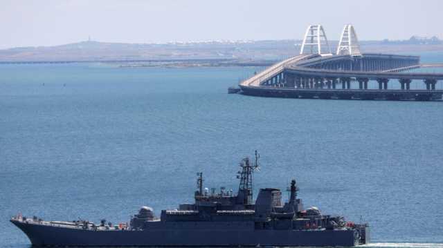 روسيا تعلن إحباط هجمات أوكرانية على جسر القرم شنّت بثلاثة زوارق مسيّرة