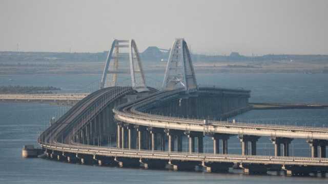 بعد تعليقها مؤقتا...السلطات الروسية تعلن استئناف حركة المرور على جسر القرم