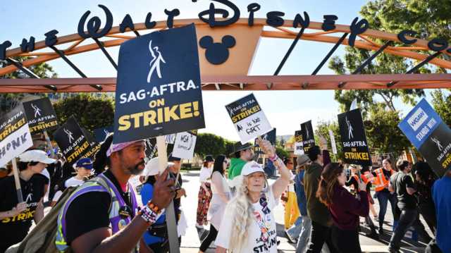 هوليوود: الممثلون والأستوديوهات يتوصلون إلى اتفاق ينهي إضرابا شلّ القطاع لعدة أشهر