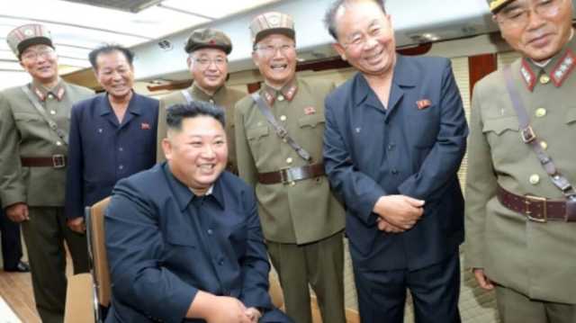 الزعيم الكوري الشمالي يشرف على اختبار إطلاق صواريخ كروز من غواصة