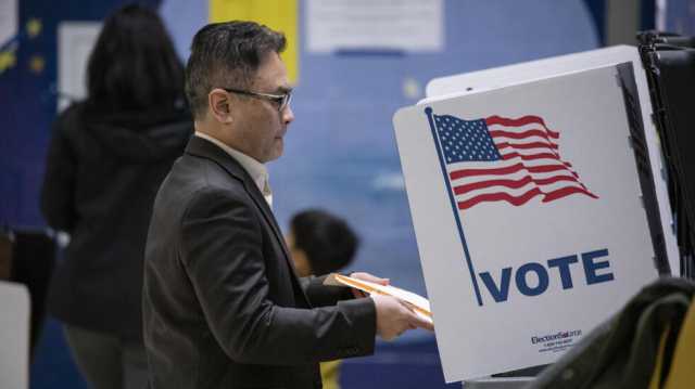 ملايين الأمريكيين يصوتون في انتخابات رئاسية تمهيدية تغيب عنها أجواء المنافسة