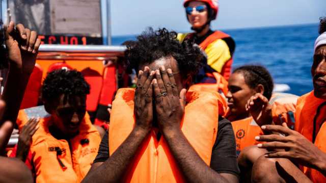 مصرع خمسة تونسيين بينهم امرأتان وطفل في غرق قارب للمهاجرين قبالة سواحل صفاقس