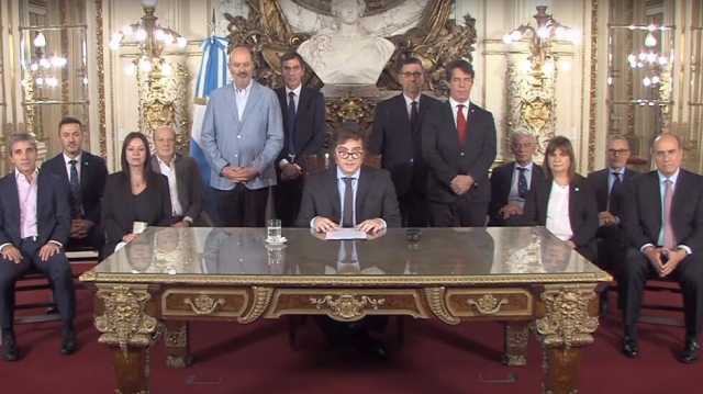 الأرجنتين: الرئيس الجديد خافيير ميلي يطرح خطة ضخمة لتحرير وخصخصة الاقتصاد