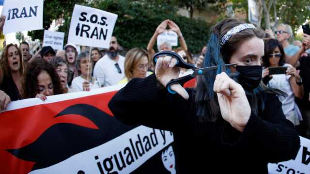 منظمة العفو الدولية تتهم عناصر أمن إيرانيين بالاغتصاب والعنف الجنسي ضد معتقلين