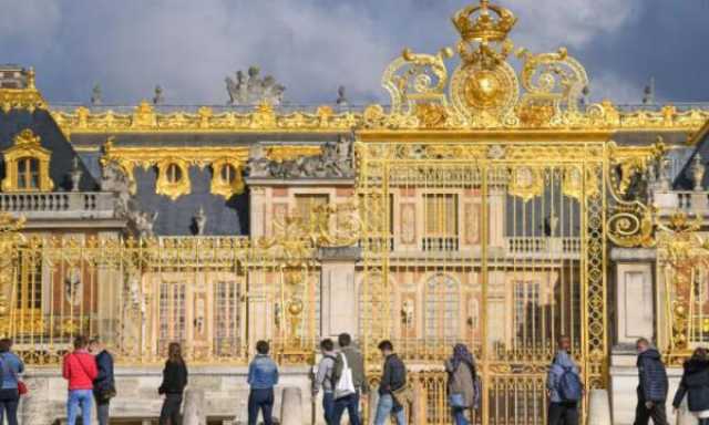 عاجل..إخلاء قصر فرساي في فرنسا بسبب إنذار بوجود قنبلة