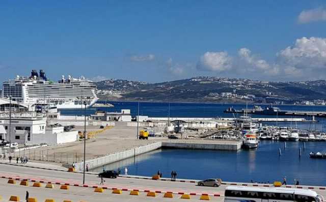 هلع وخوف بين المسافرين بعد تعطل عبَّارة على بعد أميال بحرية من ميناء طنجة