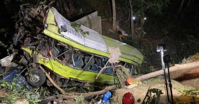 مصرع 17 شخصا في حادث سقوط حافلة من أعلى جبل بالفلبين