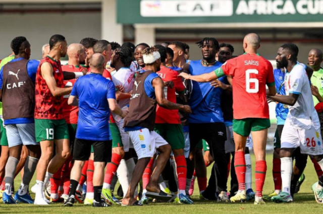 الكاف يفتح تحقيقا في أحداث مباراة المغرب والكونغو الديمقراطية