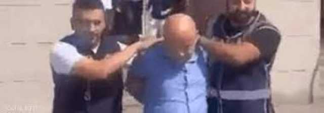 الشرطة التركية توقف رجل هدد سياحًا خليجيين بـسكين(فيديو)