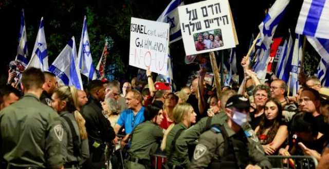 عاجل .. محتجون غاضبون يحاولون اقتحام منزل نتانياهو (فيديو)
