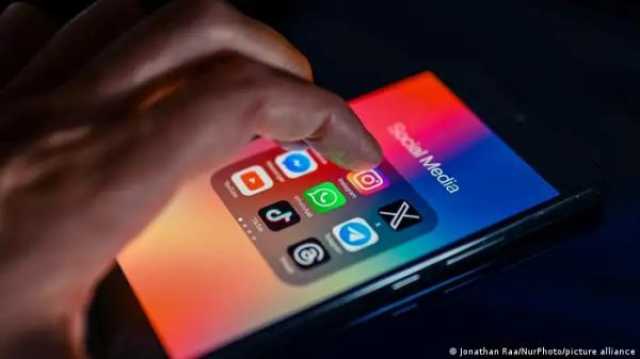الإمارات تشرع في تطبيق المخالفات على مؤثري التواصل الاجتماعي