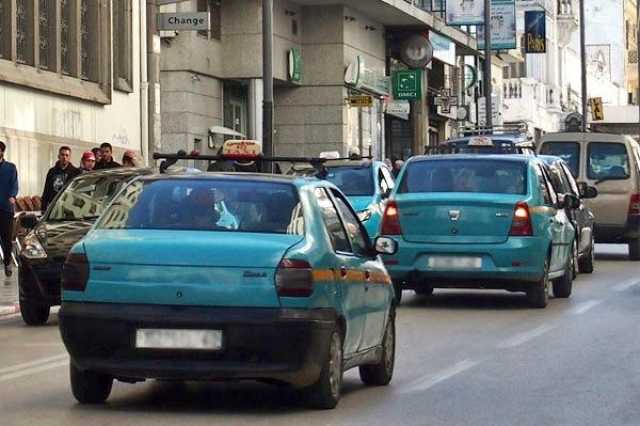 التشهير والتهجم على سائق تاكسي بطنجة يفضح استغلال زملائه في المهنة للمواطنين