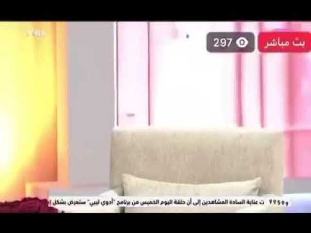 لحظة اقتحام مشجعي أهلي طرابلس قناة سلام وهروب داعية إسلامي من الإستوديو (فيديو)