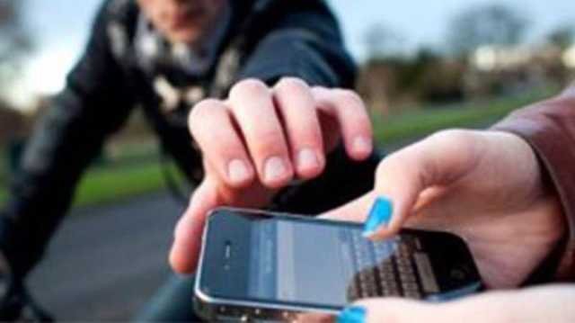 دولة تفرض عقوبة المؤبد على سارقي الهواتف المحمولة