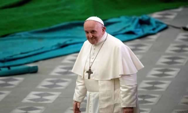بابا الفاتيكان يؤيد مباركة الكنيسة الكاثوليكية لزواج المثليين