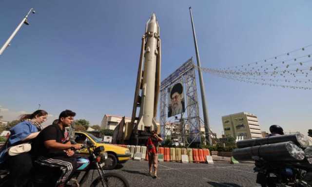إيران تبدأ إقامة محطات لإطلاق صواريخ فضائية قبالة خليج عمان