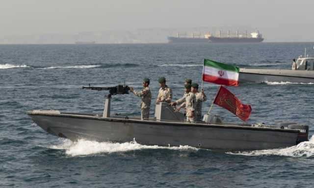 أسطول إيراني بالبحر الأحمر.. مؤشر لهجمات حوثية وصدام مع بريطانيا
