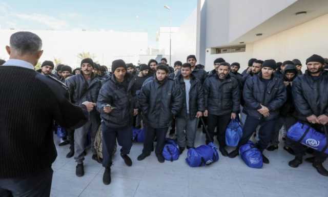 ليبيا ترحل مئات المهاجرين المصريين غير الشرعيين