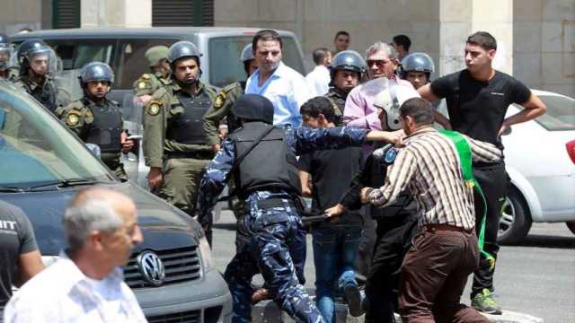7 معتقلين سياسيين يبدؤون إضراباً عن الطعام والشراب في سجن 'الجنيد'