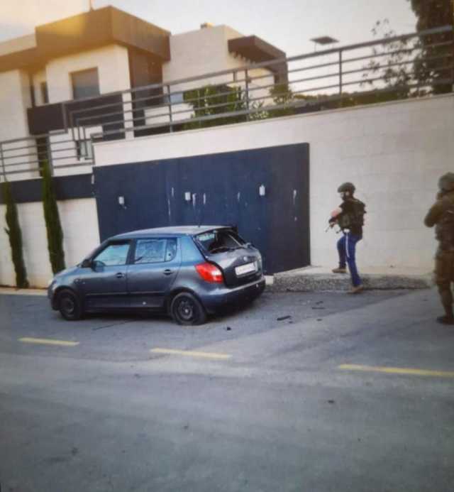 الاحتلال يعتقل شابا بعد إصابته قرب حاجز حوارة