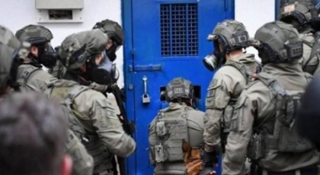 'إعلام الأسرى': اقتحام قسم '26' بسجن النقب
