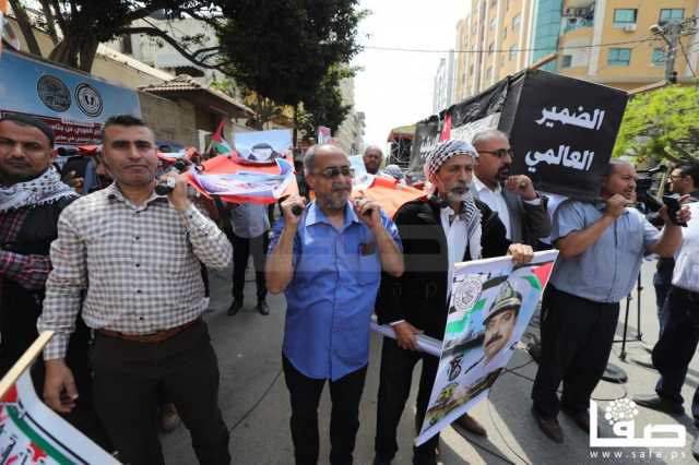 وقفة بغزة للمطالبة بالإفراج عن جثامين الشهداء الأسرى