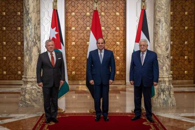 عباس يصل القاهرة الأحد للمشاركة في 'القمة الثلاثية'