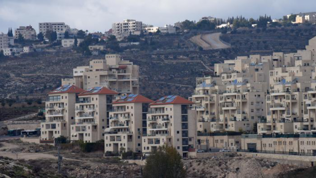 صحيفة عبرية: خطة غير مسبوقة لدعم مستوطنات الضفة ماليا